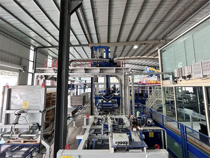 Linia do produkcji wysokiej klasy cegieł PC z serii ZN firmy QGM została pomyślnie wdrożona do produkcji w wiodącej firmie zajmującej się ekologicznymi materiałami budowlanymi w południowo-zachodnich Chinach.